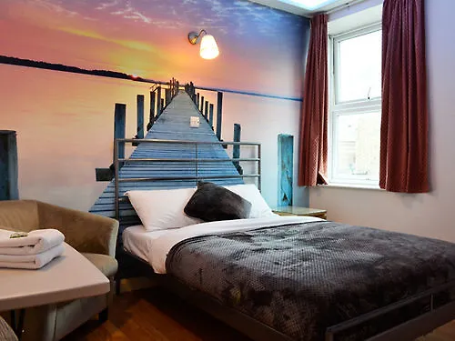 Barking Hotel
