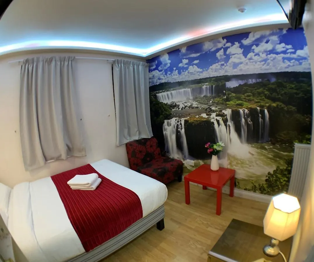 Barking Hotel